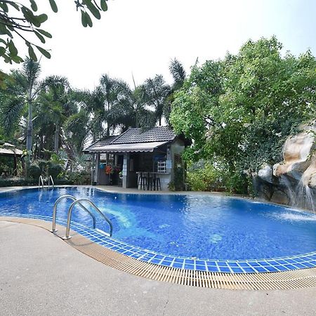 Oyo 536 Reuan Kanthima Ban Laem Chabang Exterior foto